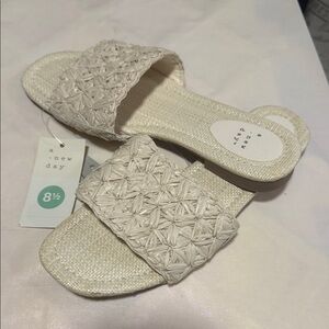A New Day Women's Ivory Woven Sandals size8.5